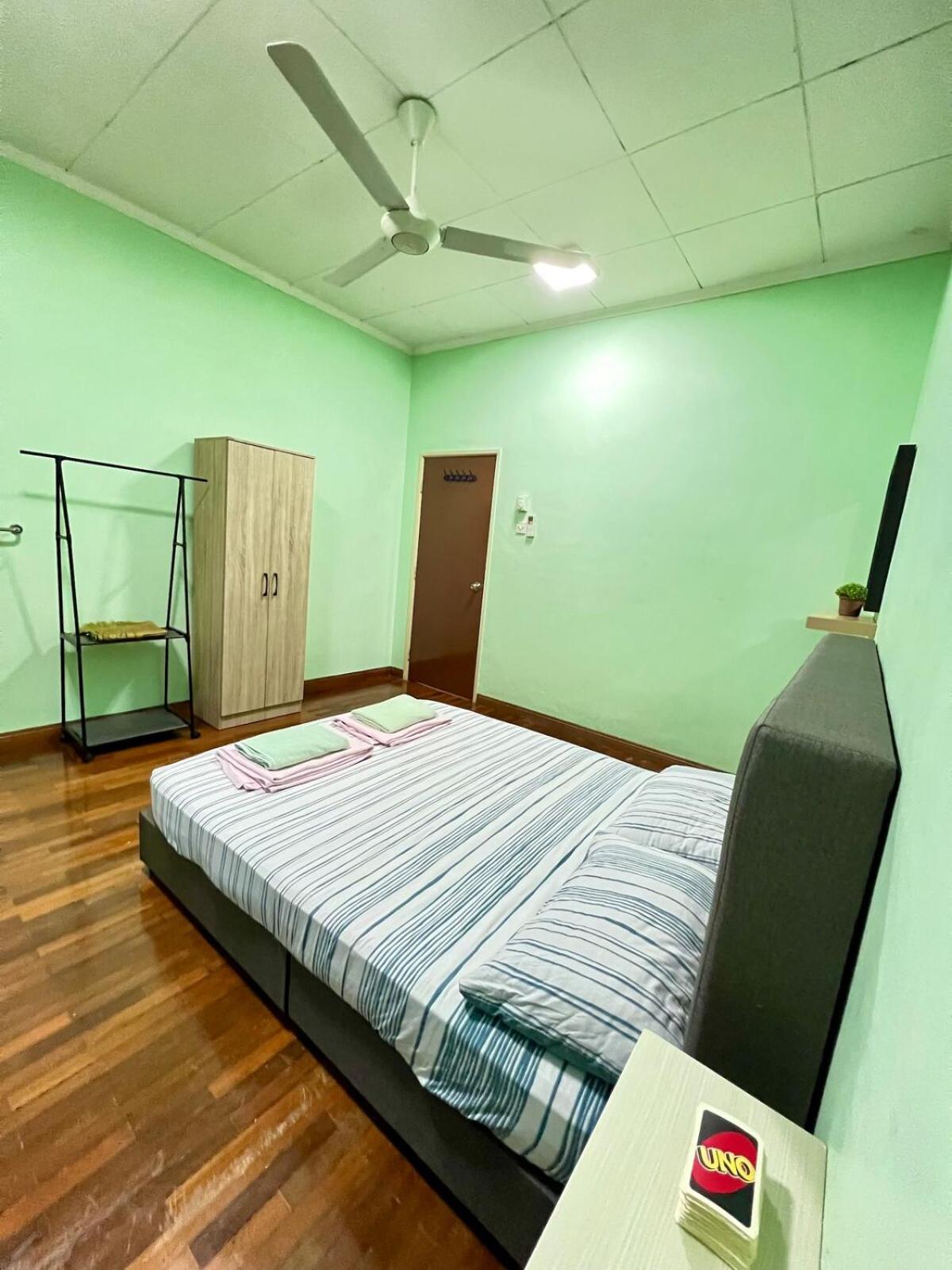 Rini Utama Homestay スクダイ エクステリア 写真