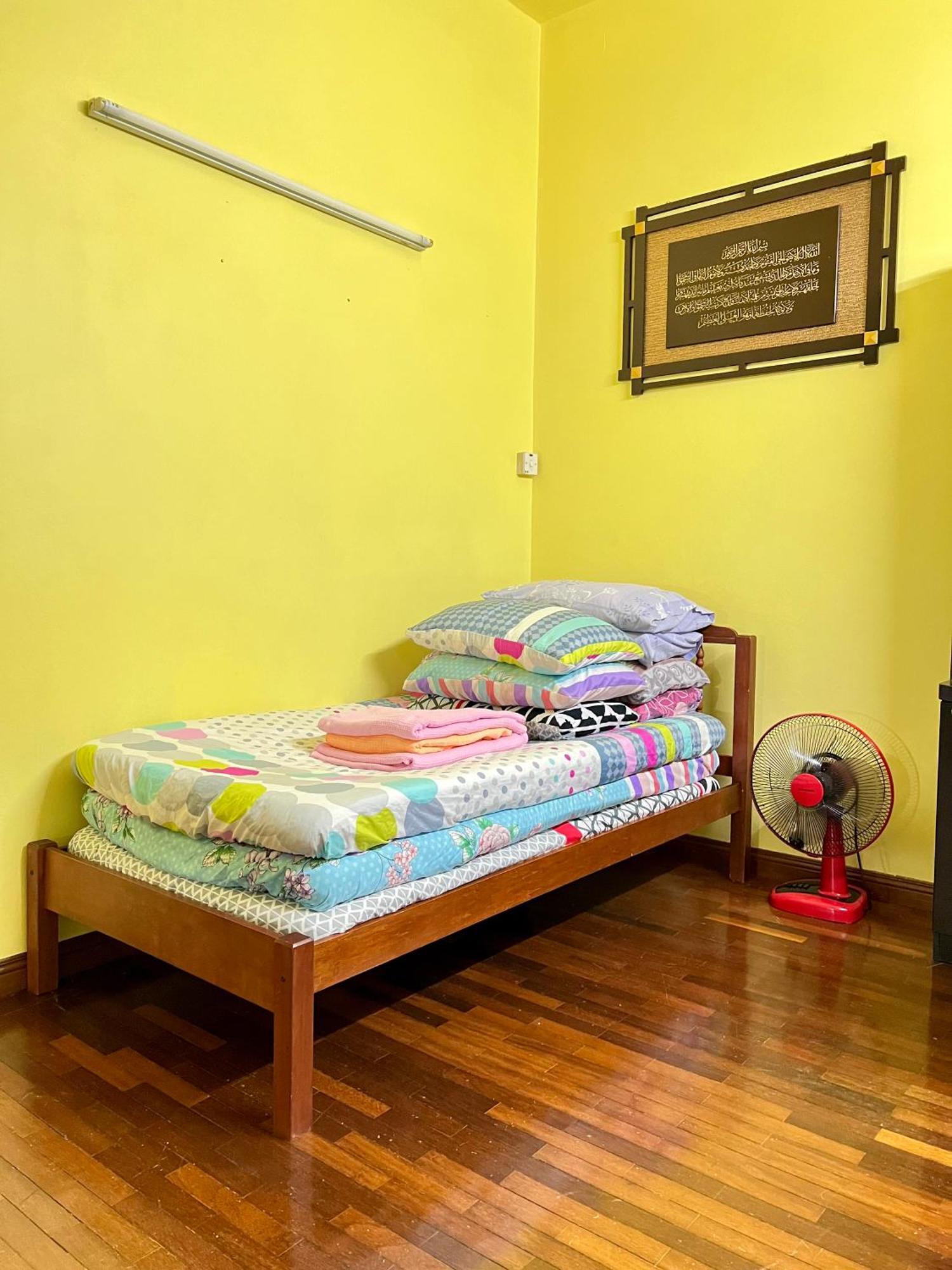 Rini Utama Homestay スクダイ エクステリア 写真